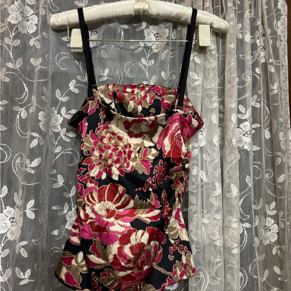 Guess vintage flowered spaghetti strap shirt size xs excellent condition - Picture 2 of 3